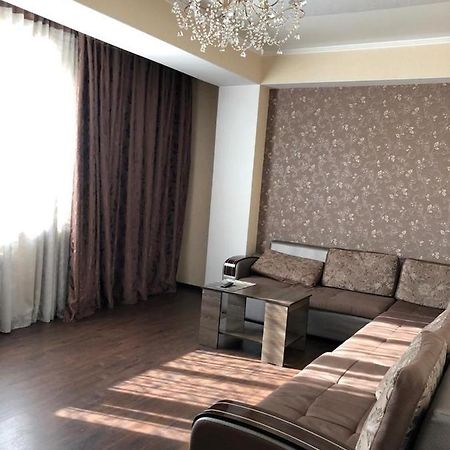 Квартира В Центре Бишкека! Exterior photo